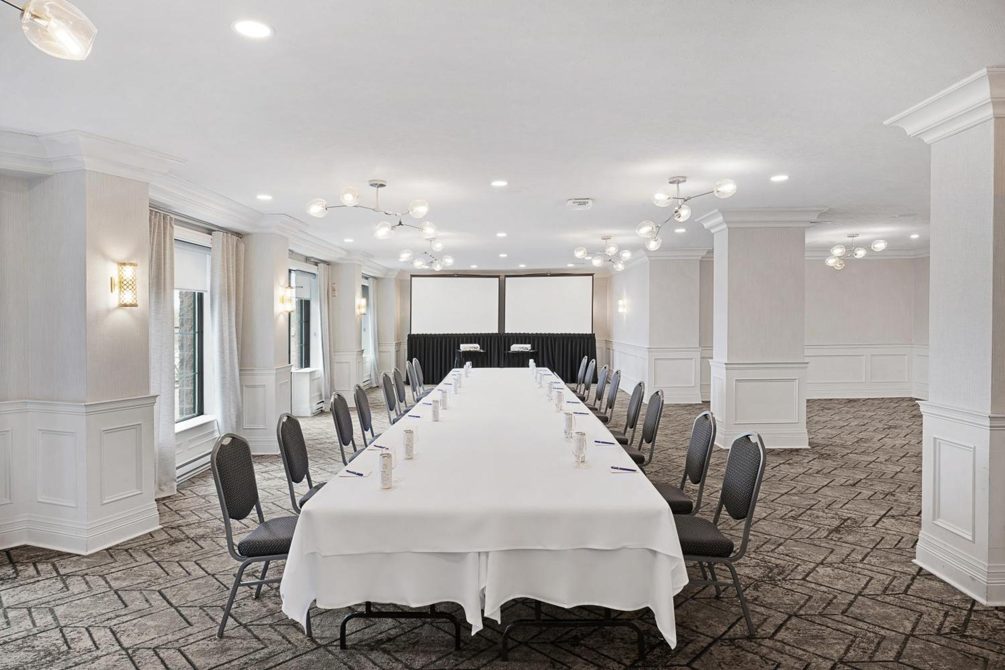 Delta Hotels By Marriott Fredericton Bagian luar foto
