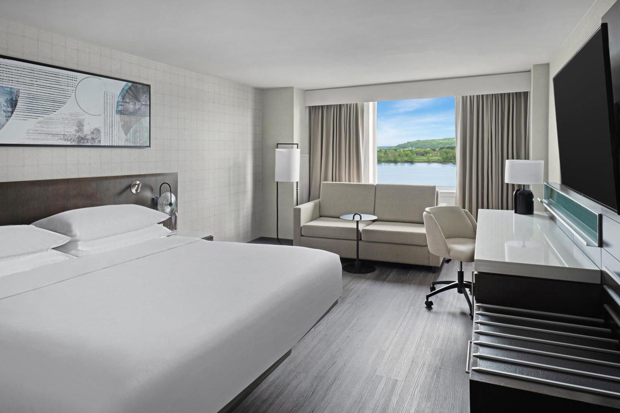 Delta Hotels By Marriott Fredericton Bagian luar foto