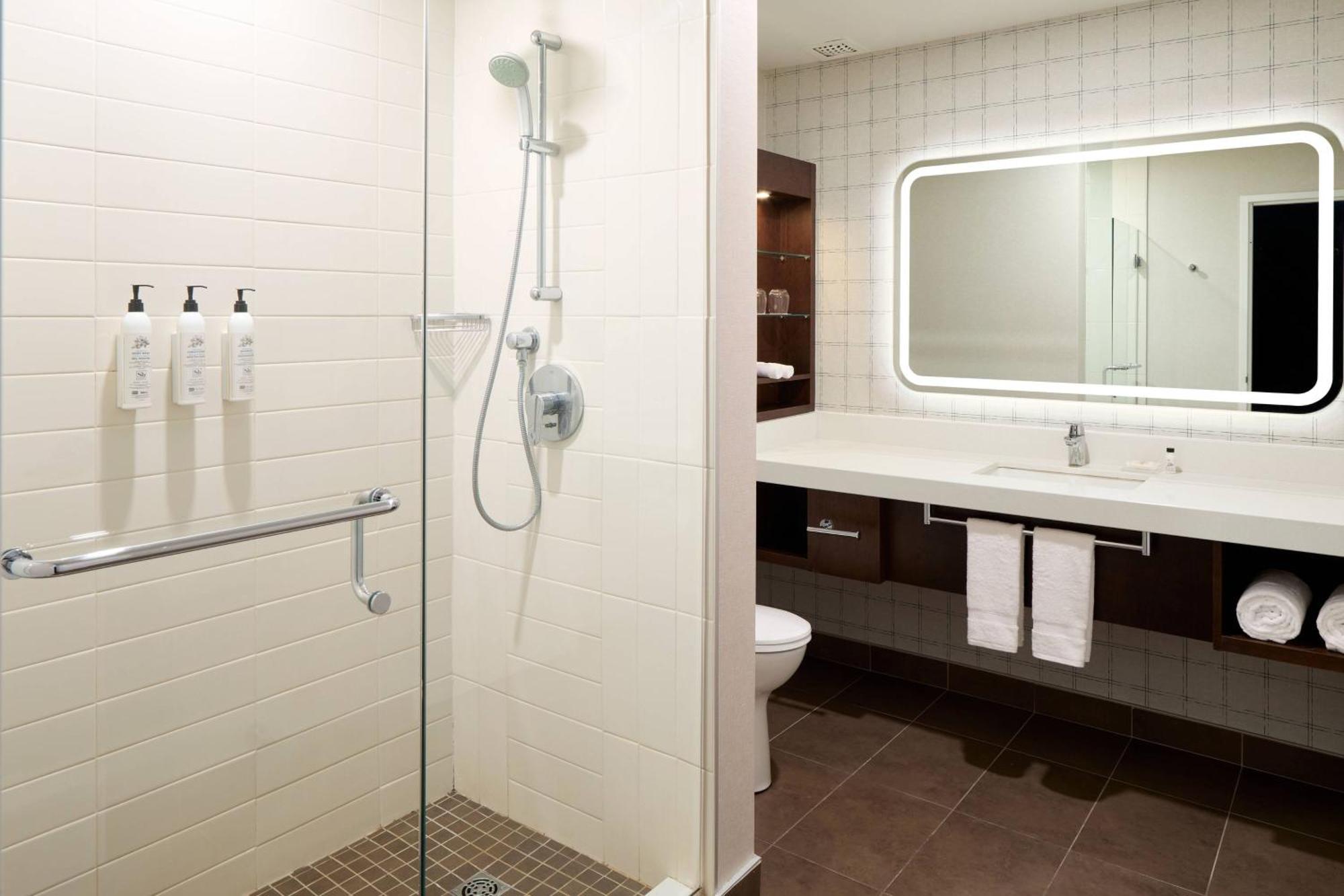 Delta Hotels By Marriott Fredericton Bagian luar foto