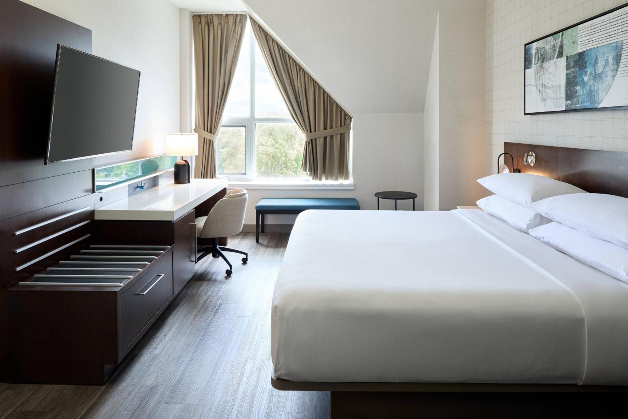 Delta Hotels By Marriott Fredericton Bagian luar foto