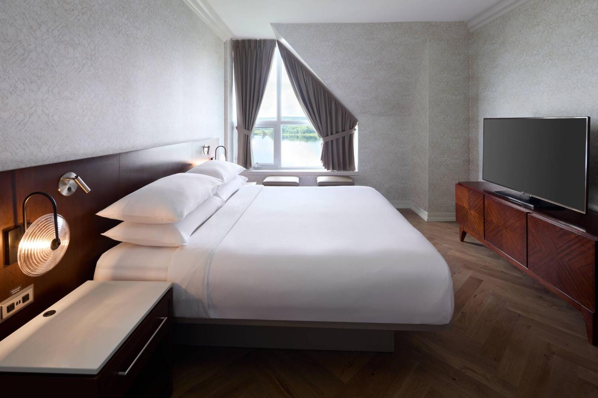 Delta Hotels By Marriott Fredericton Bagian luar foto