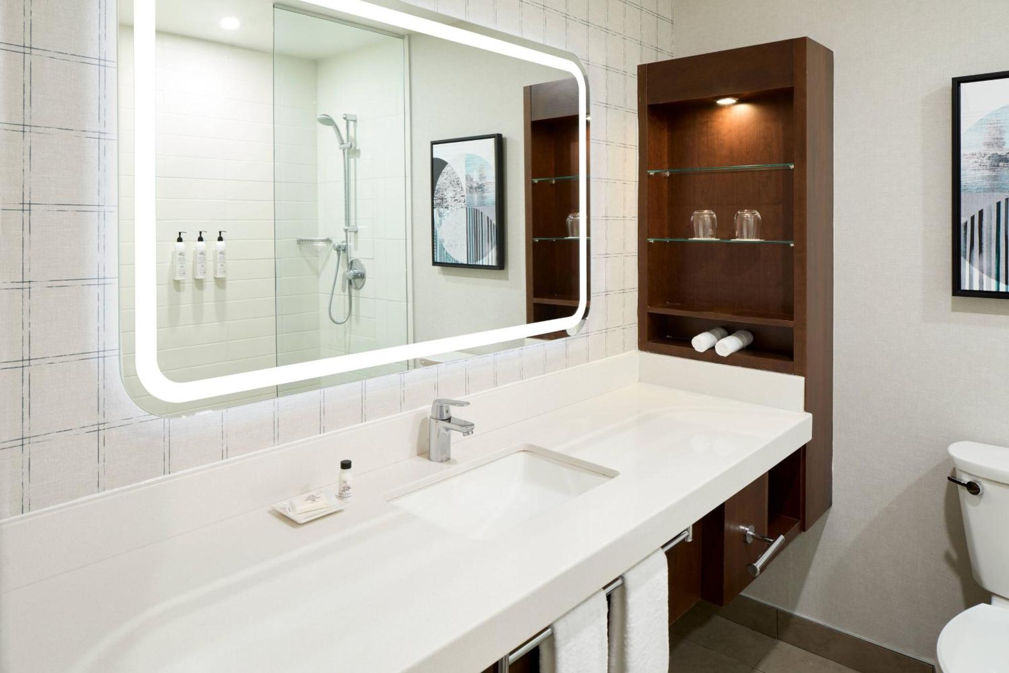 Delta Hotels By Marriott Fredericton Bagian luar foto