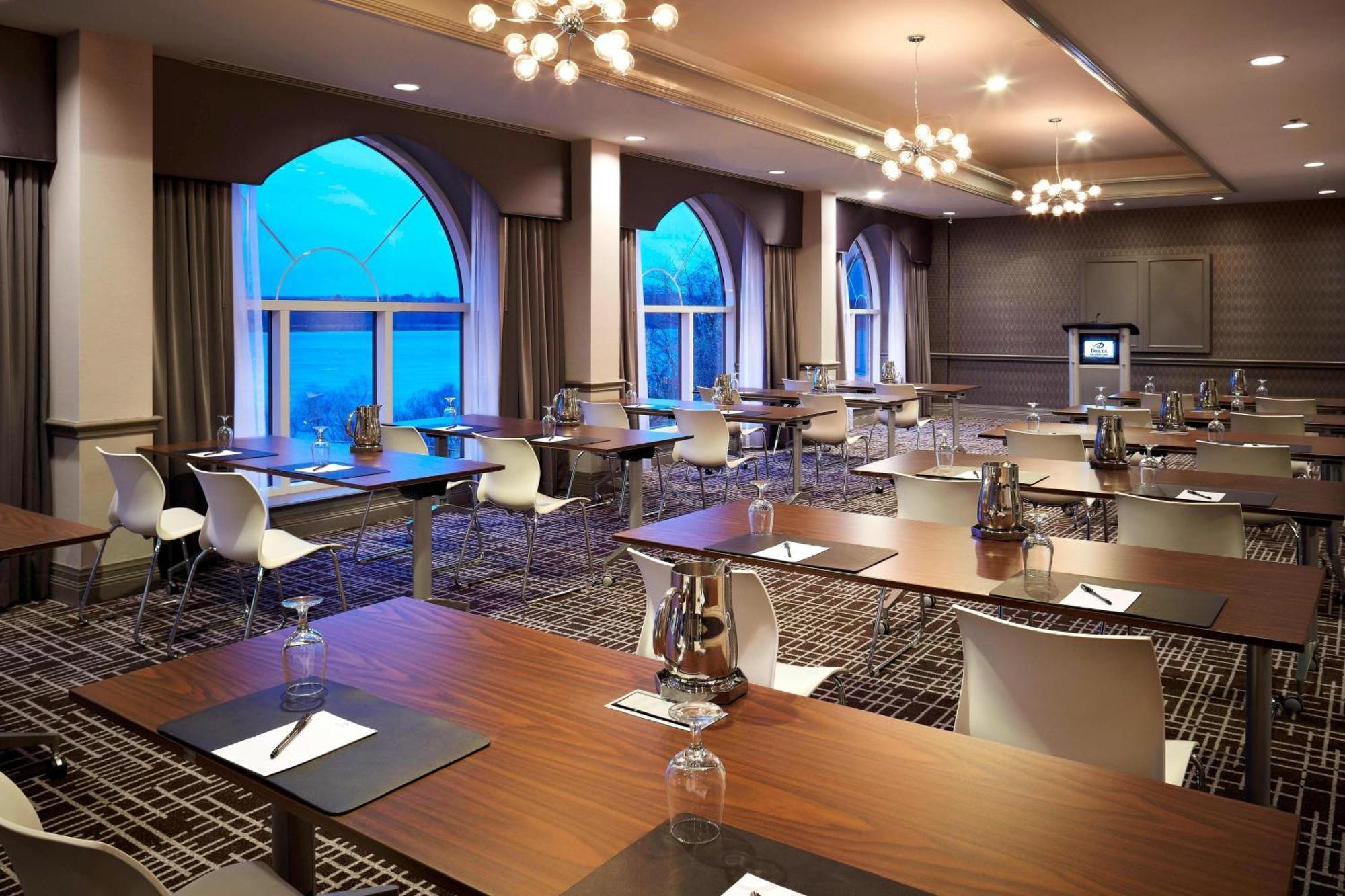 Delta Hotels By Marriott Fredericton Bagian luar foto